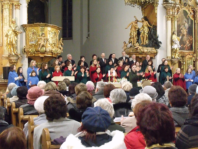 06_Lanskrounsky smiseny sbor s Komokrakem.jpg